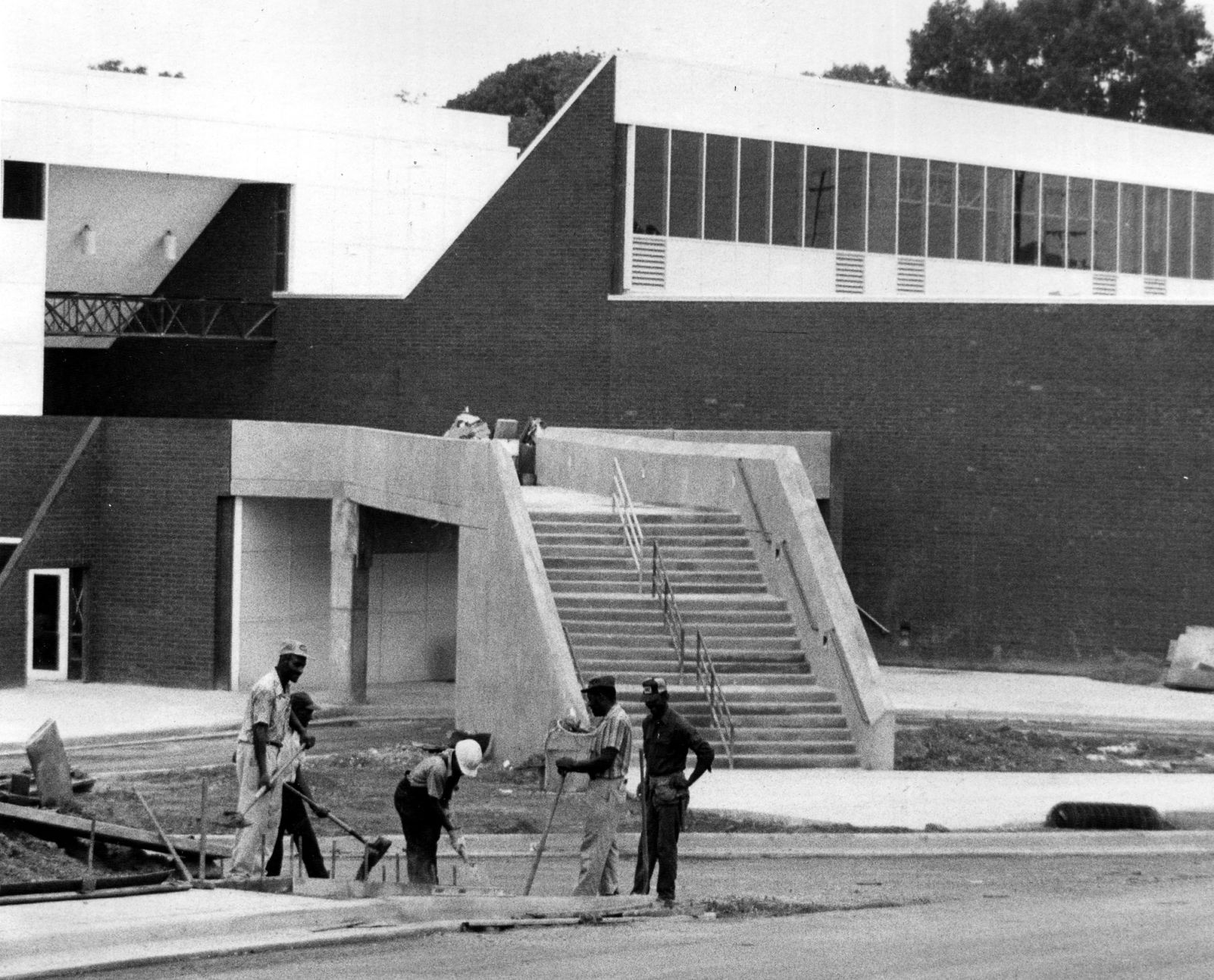 1977-09-08 Heritage High School